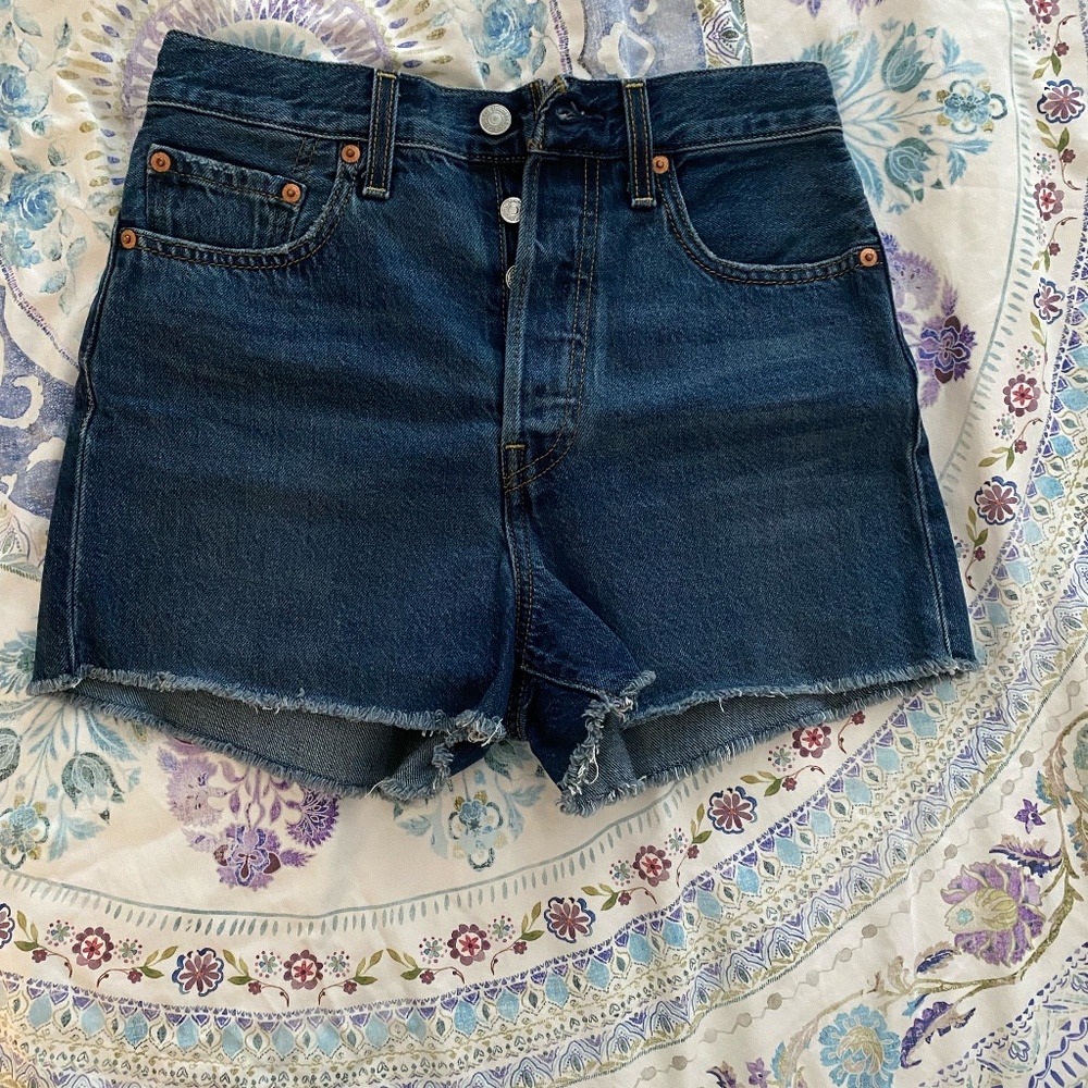 Levi's Ribcage Shorts - Picture 4 of 4